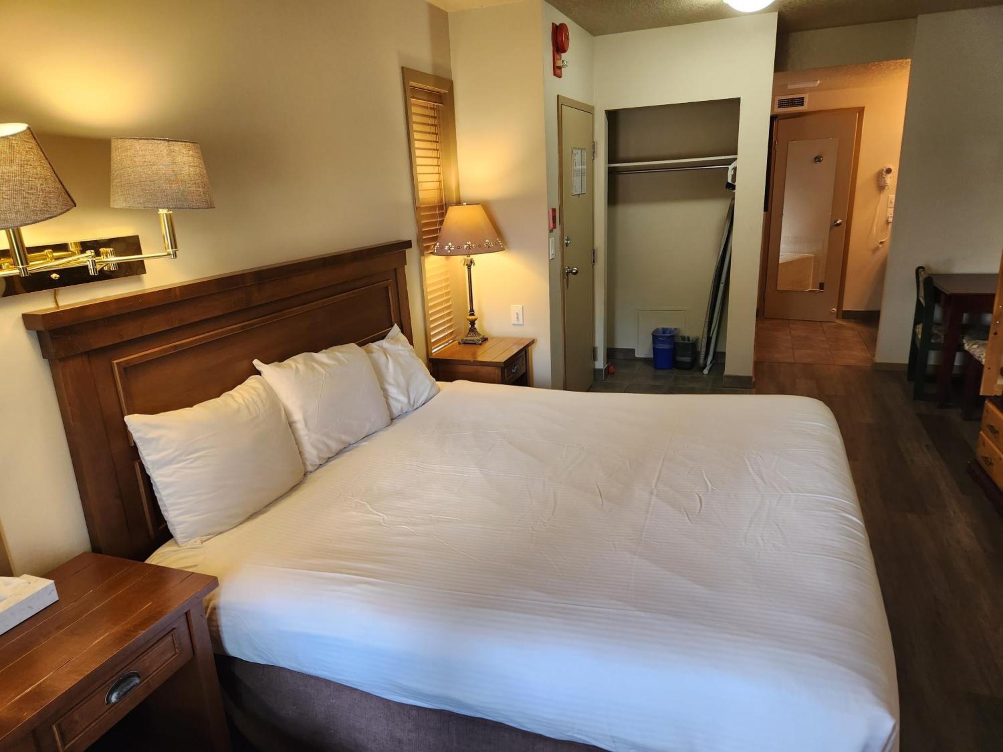 Waterton Lakes Lodge Resort Exterior foto